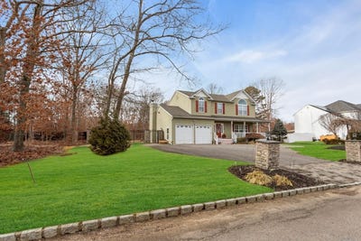 /international/us/28-williamsburg-way-yaphank-ny-110097347041/?lang=zh-tw