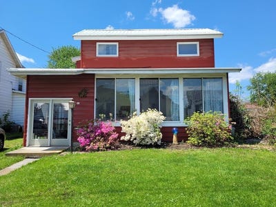 /international/us/102-s-east-st-sayre-pa-110108386181/