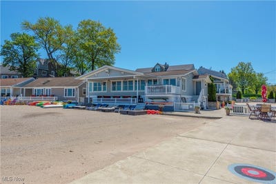 /international/us/13005-w-lake-road-vermilion-oh-110099705059/