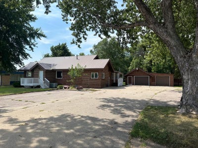/international/us/570-2nd-avenue-n-windom-mn-110096585459/