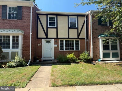 /international/us/2806-hogan-court-falls-church-va-110119968526/