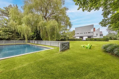 /international/us/28-terbell-lane-east-hampton-ny-110101498764/