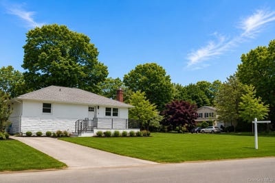 /international/us/18-merrick-road-shirley-ny-110108414767/