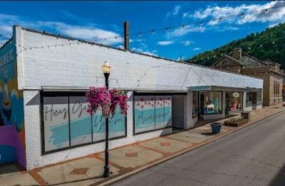 /international/us/165-w-court-street-prestonsburg-ky-110099526943/