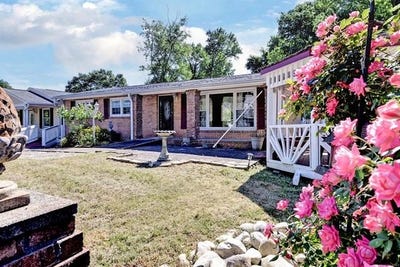 /international/us/218-tarleton-bivouac-williamsburg-va-110108301573/