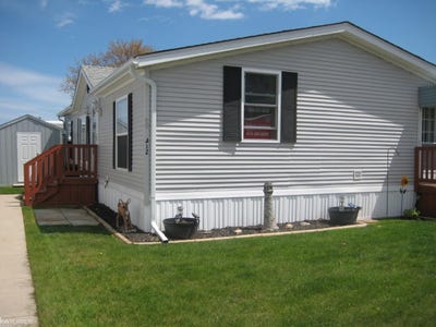 /international/us/412-silver-sand-lane-port-sanilac-mi-110106318654/