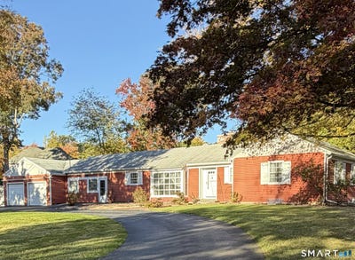 /international/us/30-smith-street-east-hampton-ct-110120770949/