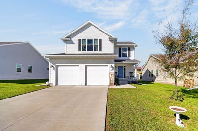 /international/us/1205-n-7th-court-indianola-ia-110120137402/