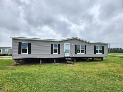 /international/us/233-glenda-loop-georgetown-sc-110108540012/