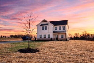 /international/us/2440-sandy-springs-road-mocksville-nc-110107986074/