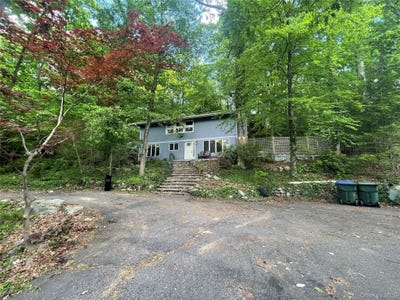 /international/us/43-valerie-court-tuxedo-park-ny-110108652884/