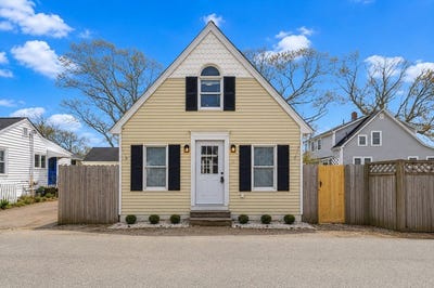 /international/us/8-cottage-st-wareham-ma-110107910002/
