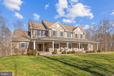 /international/us/8485-rogues-road-warrenton-va-110107489883/