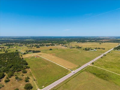 /international/us/1946-old-ranch-road-china-spring-tx-110101307498/