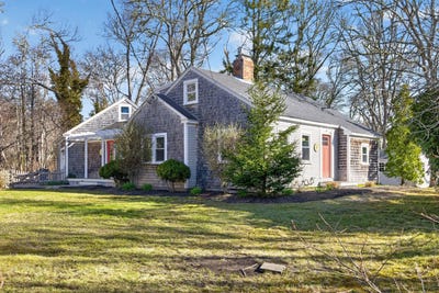 /international/us/14-lovers-lane-harwich-ma-110107651971/