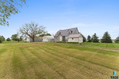 /international/us/47296-323rd-st-elk-point-sd-110100814309/