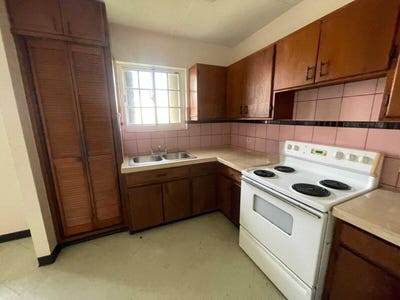/international/us/207a-carmencita-lane-dededo-gu-110108386382/