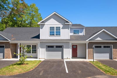 /international/us/2740-village-drive-waynesboro-va-110107404147/