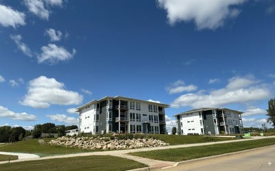 /international/us/4015-cedar-heights-drive-cedar-falls-ia-110089846483/