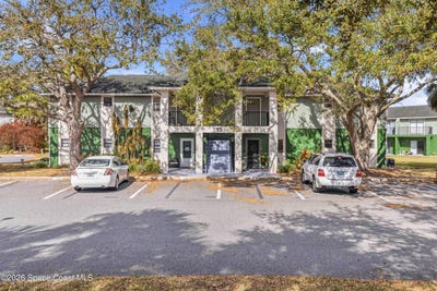 /international/us/2258-flower-tree-circle-melbourne-fl-110105874017/