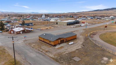/international/us/308-3rd-avenue-sw-white-sulphur-springs-mt-110108389974/