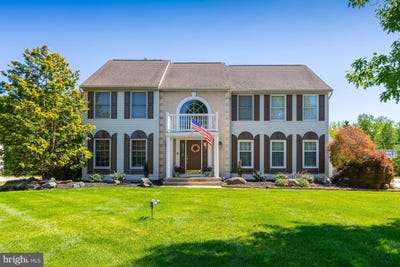 /international/us/12-clearbrook-lane-sewell-nj-110107991191/