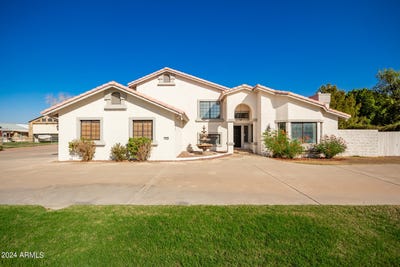/international/us/7329-n-173rd-avenue-waddell-az-110095083605/?lang=en