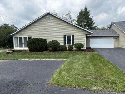 /international/us/3910-s-laurel-court-bloomington-in-110100983799/