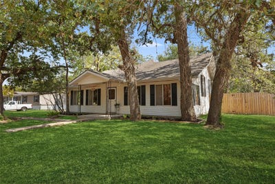 /international/us/327-12th-street-somerville-tx-110106848462/