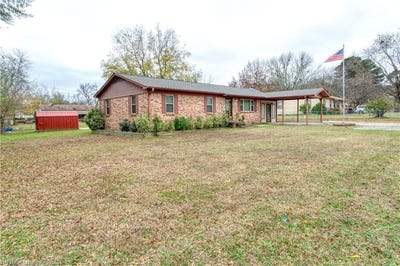 /international/us/109-e-nashville-st-greenwood-ar-110103722766/