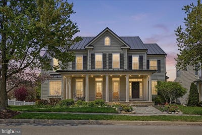 /international/us/218-braddock-st-charles-town-wv-110107307386/