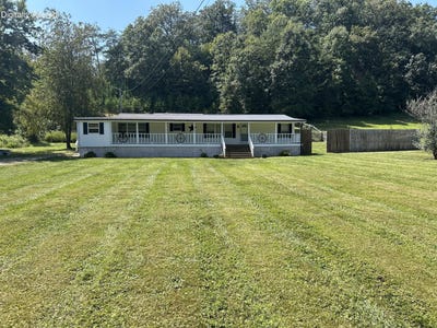 /international/us/1325-black-creek-road-clay-city-ky-110119664960/