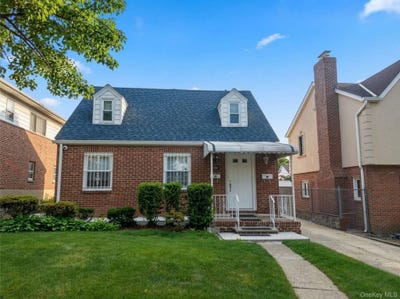 /international/us/79-38-209th-street-hollis-hills-ny-110108282165/