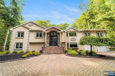 /international/us/136-willow-drive-old-tappan-nj-110108735706/