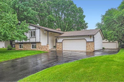 /international/us/211-mckinley-street-anoka-mn-110099994292/?lang=en