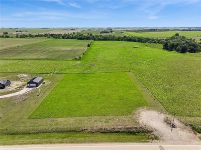 /international/us/3338-troy-mills-boulevard-coggon-ia-110108478909/