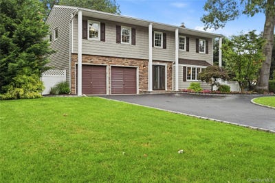 /international/us/54-twin-oaks-drive-kings-park-ny-110119549259/