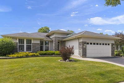 /international/us/12981-bull-ridge-drive-huntley-il-110108617497/