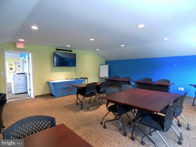 /international/us/364-s-broadway-pennsville-nj-110087555116/?lang=en