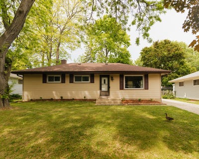 /international/us/3820-w-iona-ter-milwaukee-wi-110108381163/