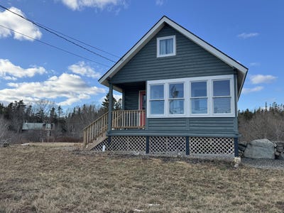 /international/us/6-cecelias-way-lubec-me-110107400211/