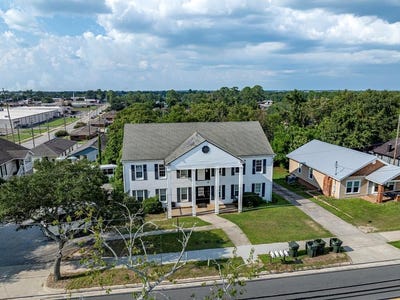 /international/us/713-se-5th-avenue-moultrie-ga-110107280051/