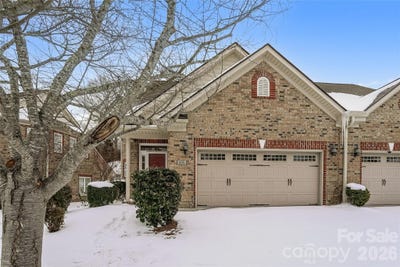 /international/us/604-southlake-court-lexington-nc-110105352629/