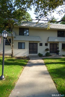 /international/us/35-mountain-laurel-court-cromwell-ct-110109232462/