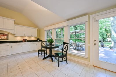 /international/us/2-rock-road-attleboro-ma-110119424269/