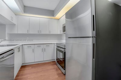 /international/us/12650-sw-15th-st-pembroke-pines-fl-110120464828/