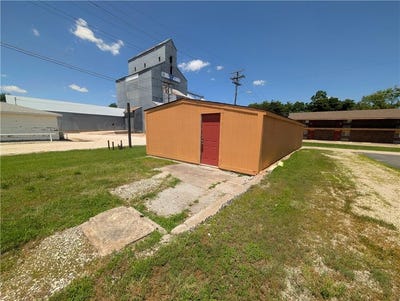 /international/us/350-west-street-iola-ks-110100585057/