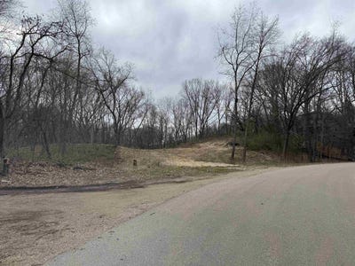 /international/us/n2403-e-rockdale-road-cambridge-wi-110098955894/