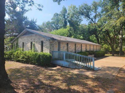 /international/us/408-e-shelbyville-center-tx-110105931709/