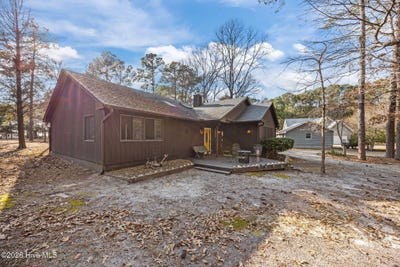 /international/us/135-wilson-circle-minnesott-beach-nc-110106305240/